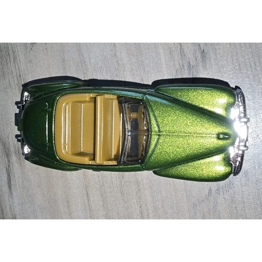 LOOSE MB 2019 '41 Cadillac Series 62 Convertible Green MB-1207 1:64 Classic Car‎